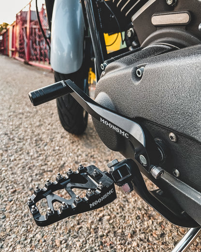 MOONSMC® DYNA FXD SHIFTER ARM - MOONSMC® // Moons Motorcycle Culture