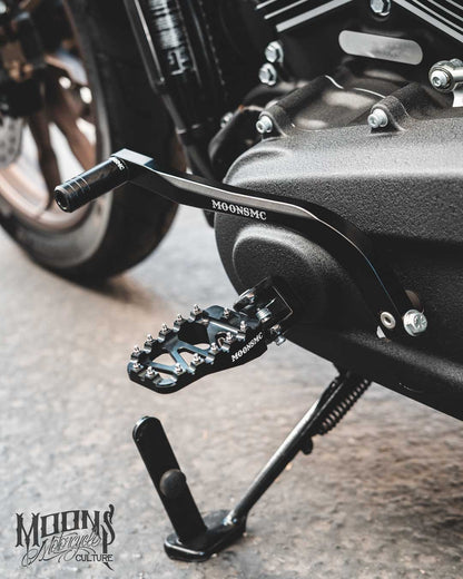 MOONSMC® M8 SOFTAIL SHIFTER PEDAL ARM - MOONSMC® // Moons Motorcycle Culture